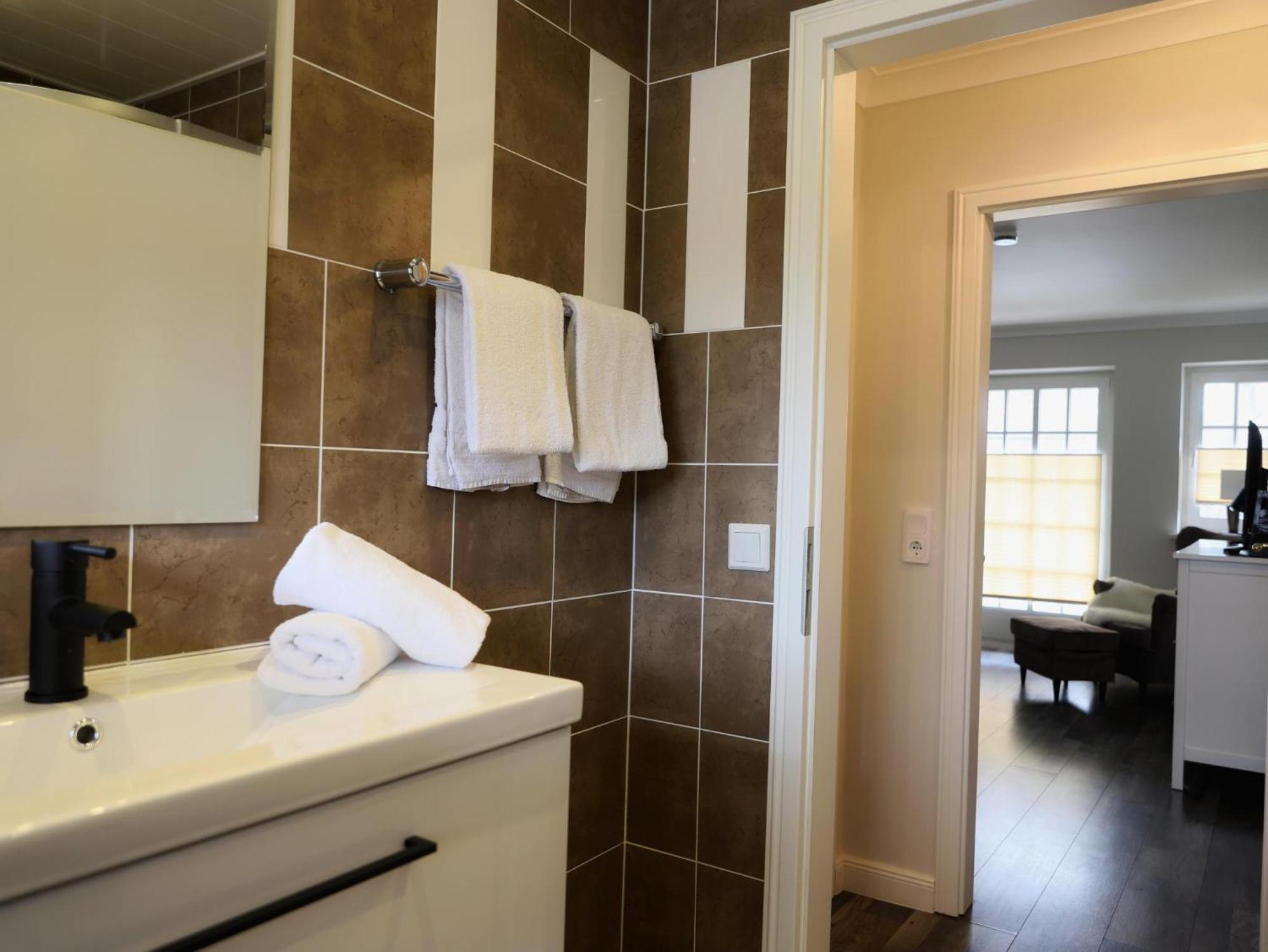 Apartment Geschmackvoll Ausgestattete 2-zimmer-wohnung Im Eg Eines Typischen Reetdachhauses Westerland