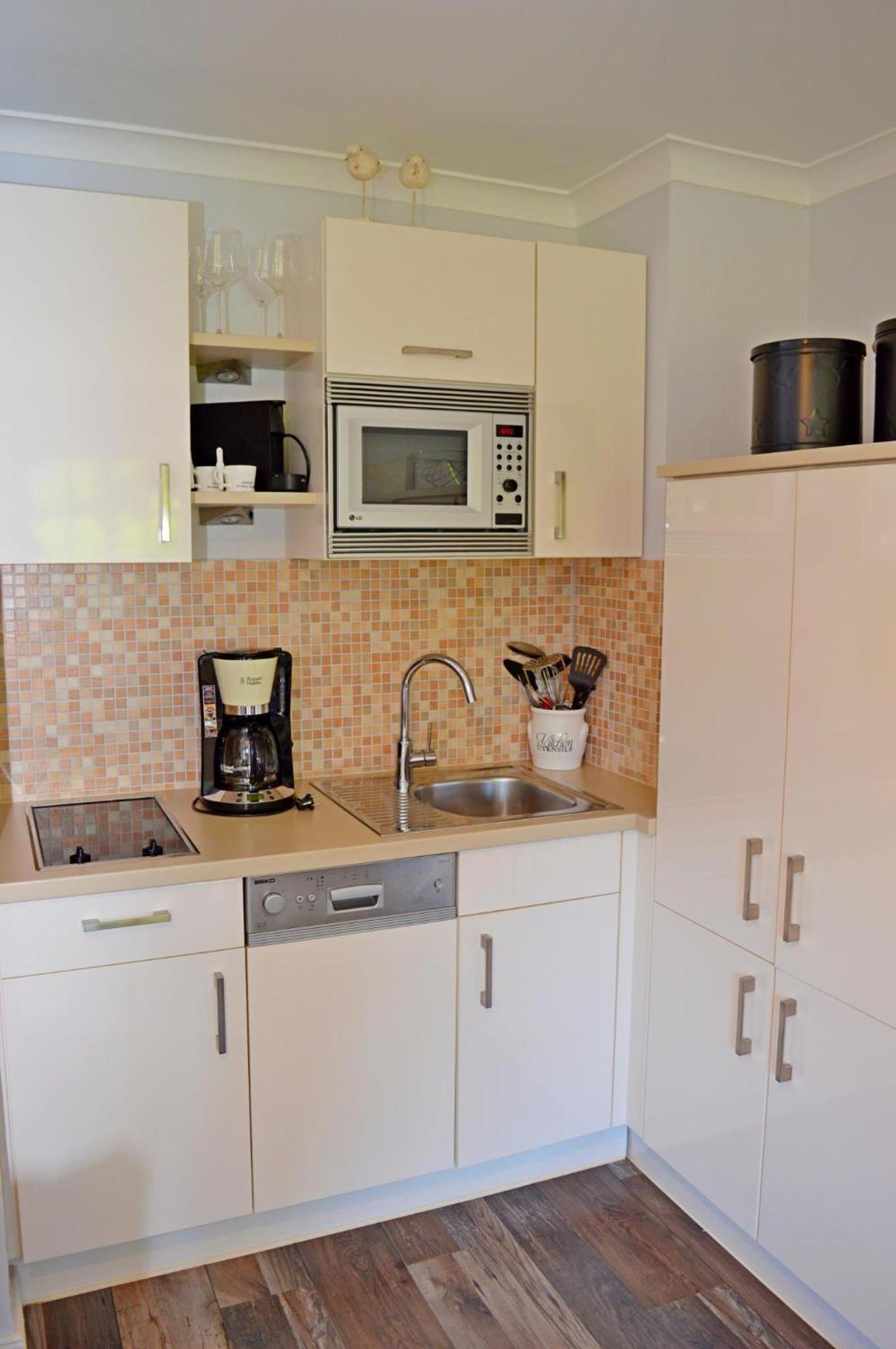 Geschmackvoll Ausgestattete 2-zimmer-wohnung Im Eg Eines Typischen Reetdachhauses Apartment