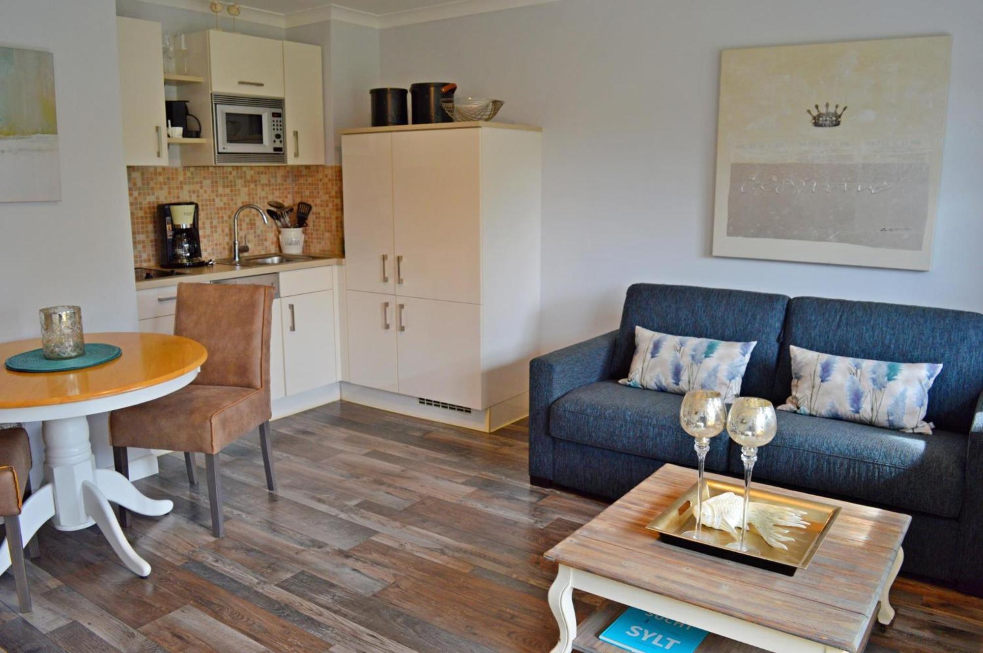 Geschmackvoll Ausgestattete 2-zimmer-wohnung Im Eg Eines Typischen Reetdachhauses * Westerland